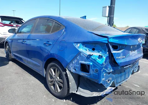 2018 Hyundai Elantra Sel z USA, uszkodzony, nr VIN 5NPD84LF4JH247821